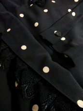 画像13: 上品×大人レトロガーリーDot!!　お花刺繍入りブラックレース装飾♪　めずらしいデザインの大人ヴィンテージドレス (13)