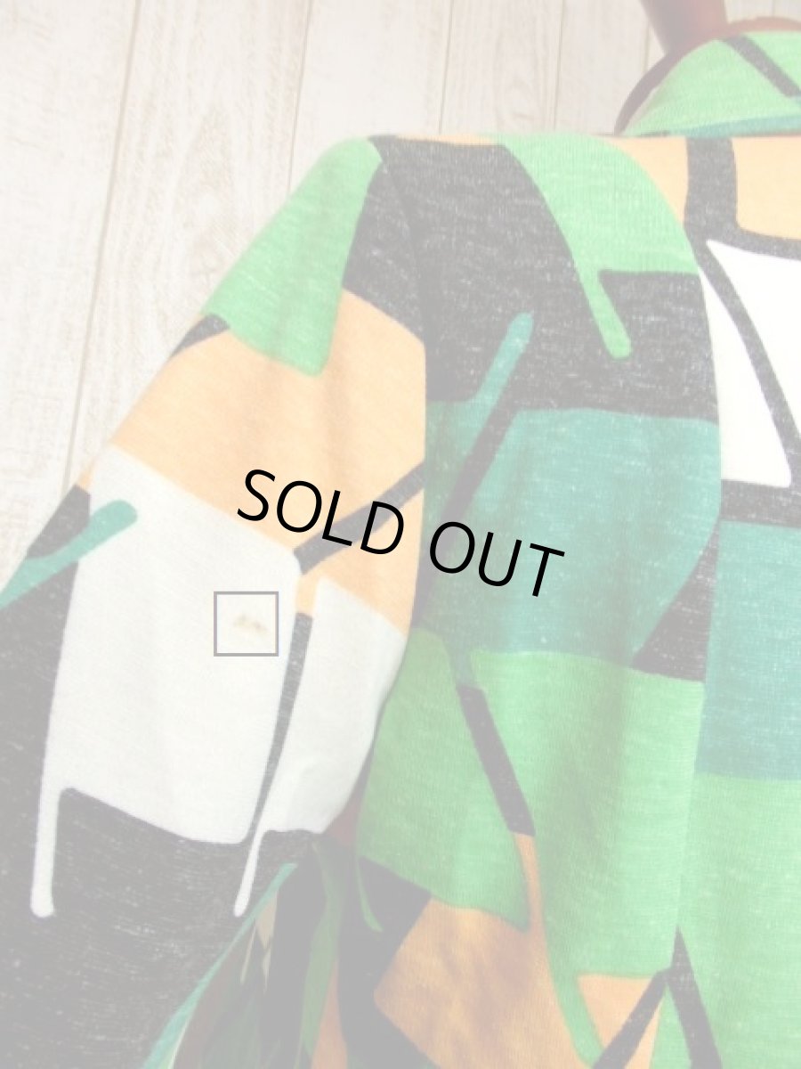 画像18: レトロセットアップ 70年代 グリーン ブラック ホワイト オレンジ 長袖 ポップ古着 (18)