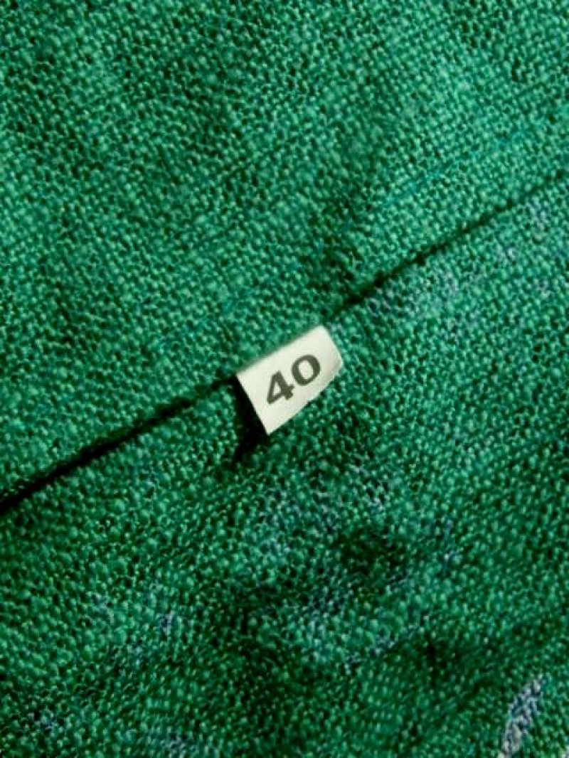 画像3: 大人フォークロア×お花柄切り返しデザイン 大きなウッド調ボタン ディアンドル チロルワンピース ドイツ民族衣装 舞台 演奏会 フォークダンス オクトーバーフェスト 【5777】