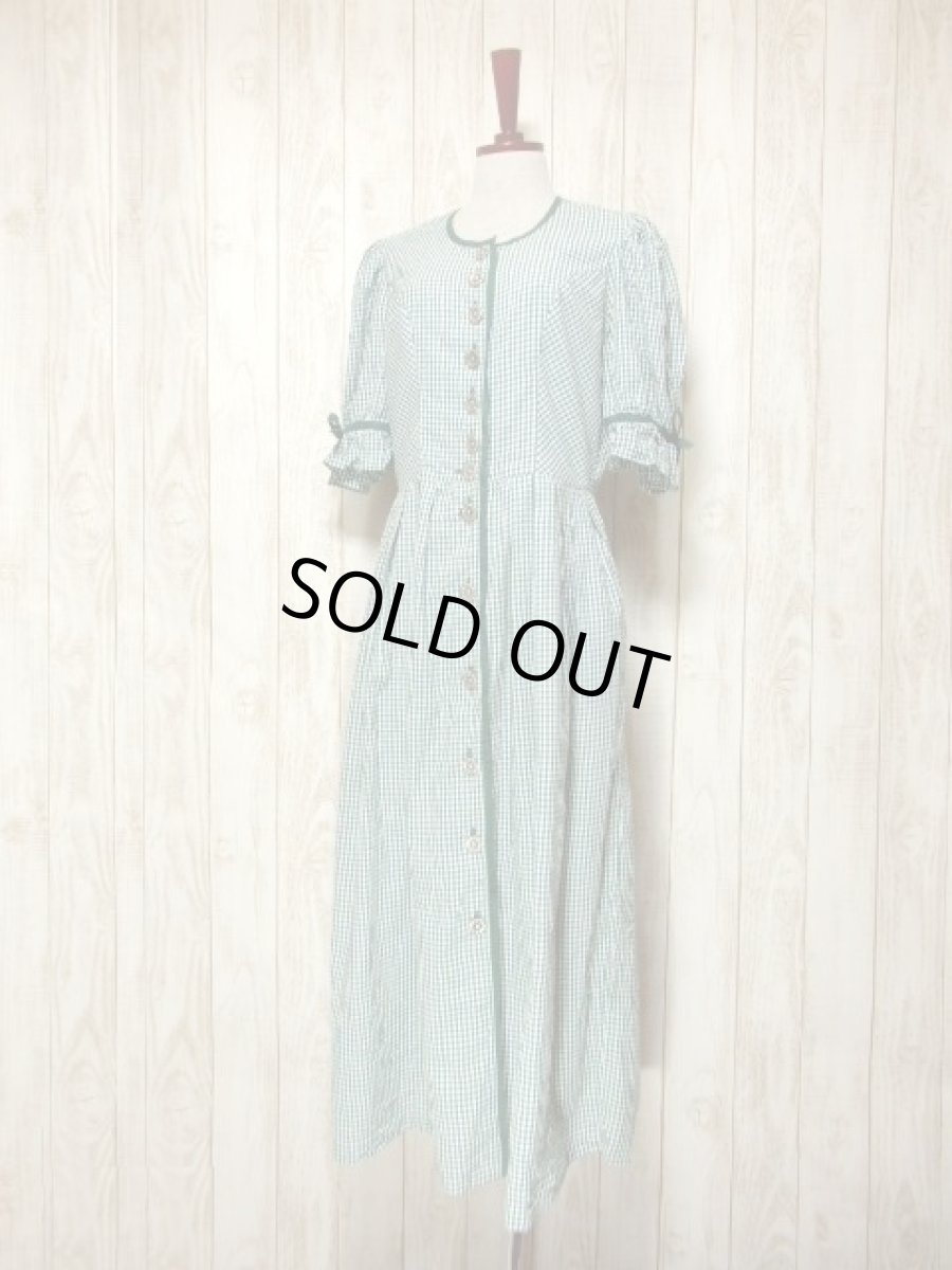 画像2: ギンガムチェック グリーン ホワイト パフスリーブ袖 袖先リボン 花型ボタン 前開き ガーリー クラシカル ディアンドル チロルワンピース ドイツ民族衣装 舞台 演奏会 フォークダンス オクトーバーフェスト 【5810】 (2)