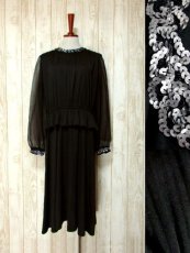 画像1: USA古着　スパンコール装飾が素晴らしい!!　フリル装飾★　大人レトロクラシカルなヴィンテージドレス　Black (1)