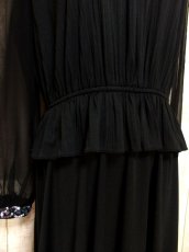 画像8: USA古着　スパンコール装飾が素晴らしい!!　フリル装飾★　大人レトロクラシカルなヴィンテージドレス　Black (8)