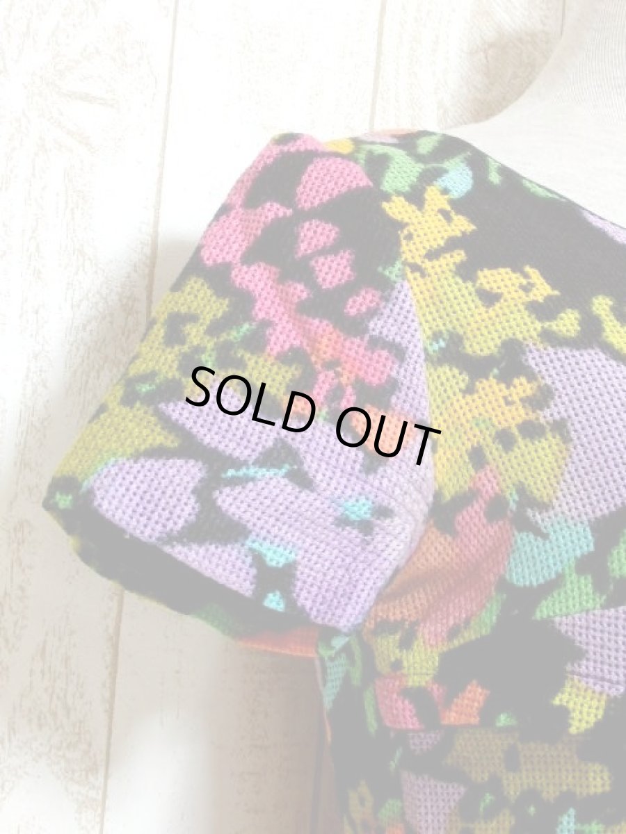 画像4: 70's サイケ ブラック カラフル アート柄 半袖 レトロ ヨーロッパ古着 ヴィンテージワンピース (4)