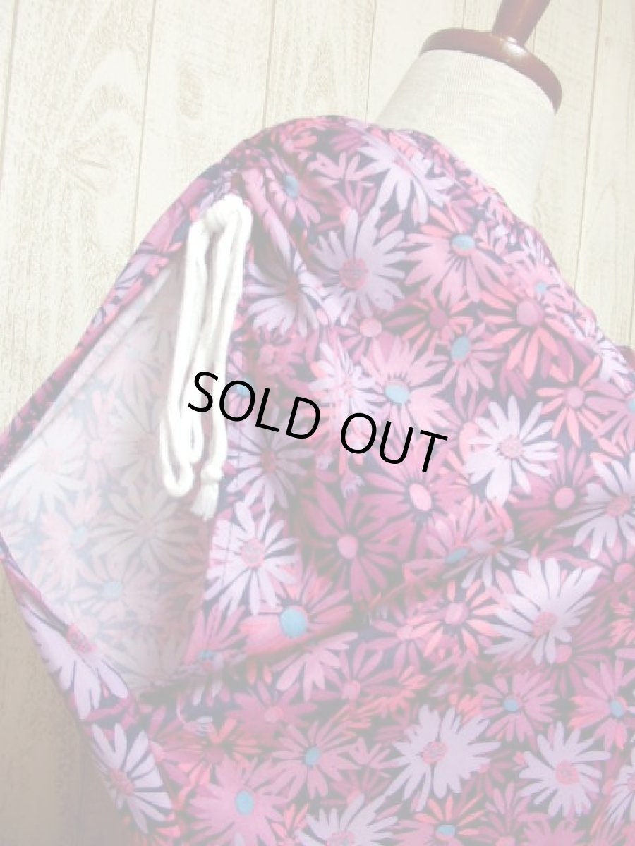 画像4: 花柄 パープルグラデーション 両肩リボン ウエストゴム レトロ ヨーロッパ古着 ヴィンテージワンピース【5938】 (4)