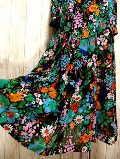 画像2: ヨーロッパ古着　70'sレトロサイケVintage!!!Flower×キラリと光るラメ織りデザインが素晴らしい!!ヨーロピアンヴィンテージドレス　パーティースタイルにも　Black