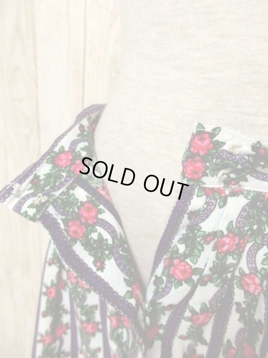 画像8: ヨーロッパ古着　綺麗なアンティークフラワー×ストライプ模様プリント♪レトロボタンもPOINT!!大人クラシカルなヴィンテージスカート【6019】 (8)