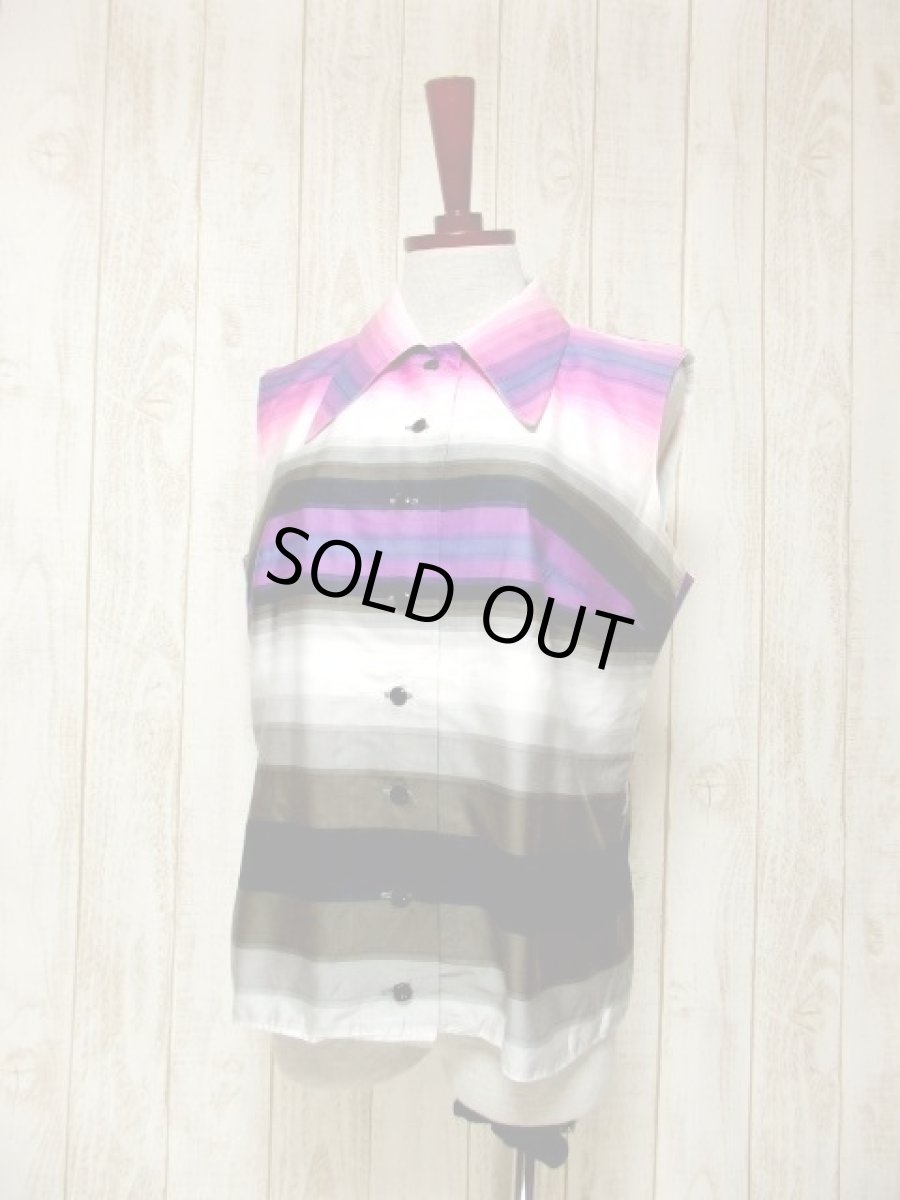 画像2: ヨーロッパ古着 マルチカラー ボーダー柄 大人レトロ ノースリーブ シャツ ヴィンテージブラウス (2)