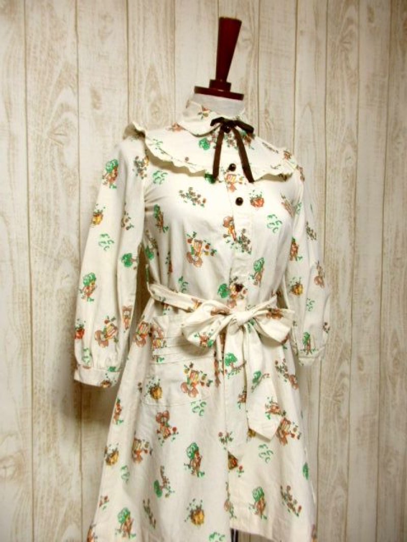 画像1: 子供柄 House×Tree×Flower オフホワイト リボン フリル 長袖 昭和レトロ 国産古着 レトロワンピース 【6047】