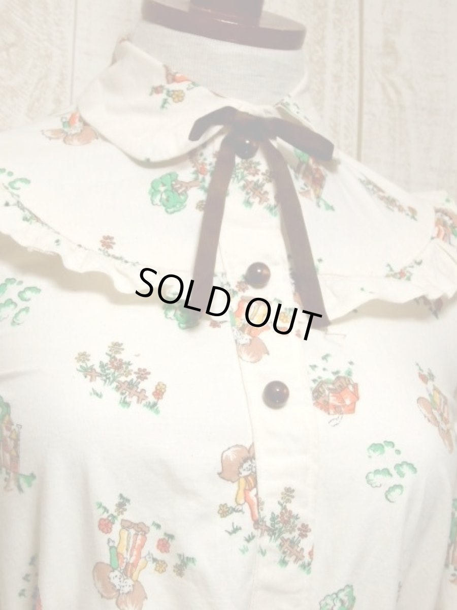 画像3: 子供柄 House×Tree×Flower オフホワイト リボン フリル 長袖 昭和レトロ 国産古着 レトロワンピース 【6047】 (3)