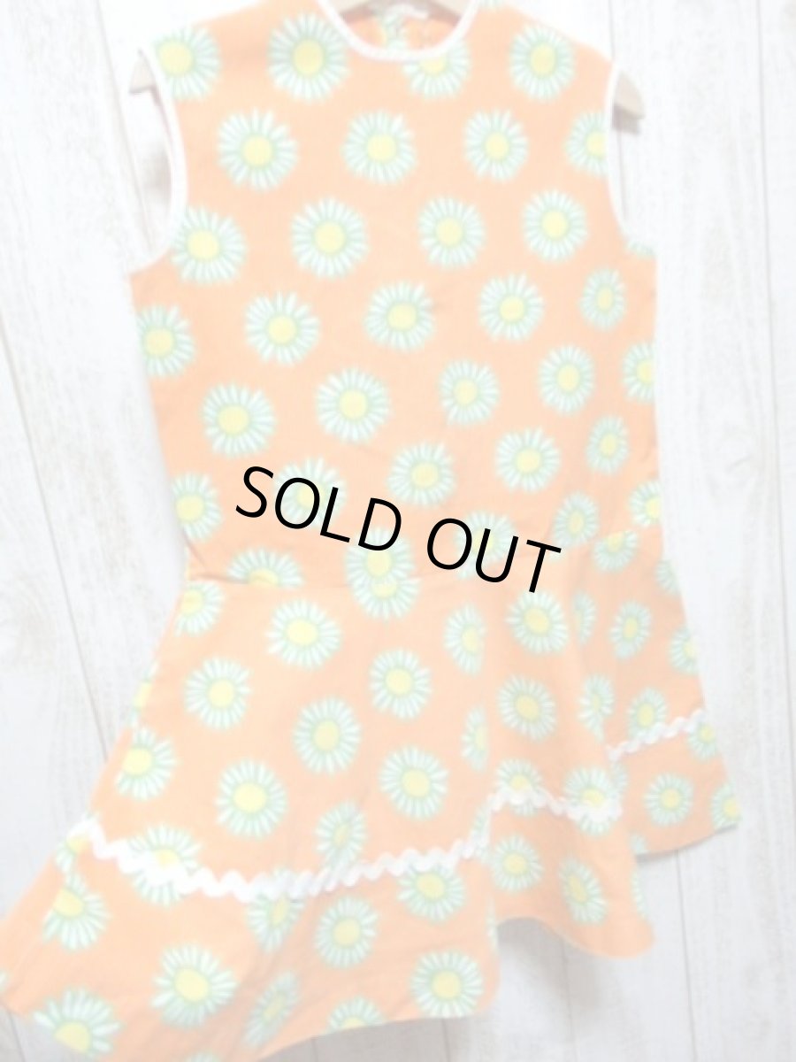 画像2: ☆　ヨーロッパ子供古着　vintageキッズ　レトロポップフラワー　リボン装飾　ヴィンテージキッズチュニックワンピース　size120ｃｍ　kids＆baby　☆ (2)