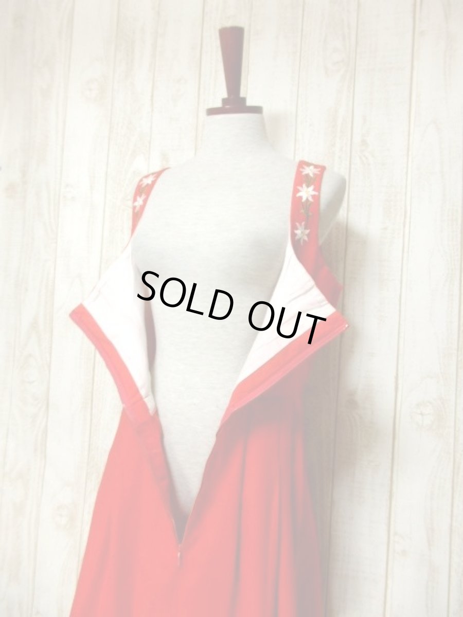 画像7: お花刺繍 レッド フロントジッパー ノースリーブ クラシカル ディアンドル チロルワンピース ドイツ民族衣装 舞台 演奏会 フォークダンス オクトーバーフェスト 【6072】 (7)