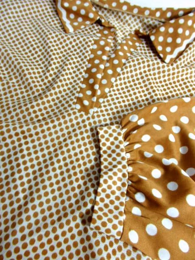 画像3: ドット柄 ナミナミ柄 ふんわり袖 マスタードカラー 長袖 レトロ ヨーロッパ古着 ヴィンテージチュニック丈ワンピース 【6118】