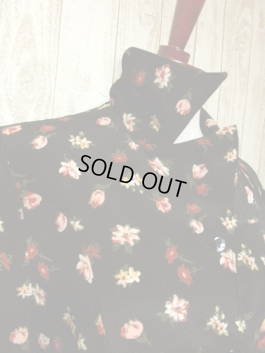 画像8: 70年代 花柄 前開き ブラック 長袖 昭和レトロ 国産古着 レトロシャツワンピース 【6135】  (8)