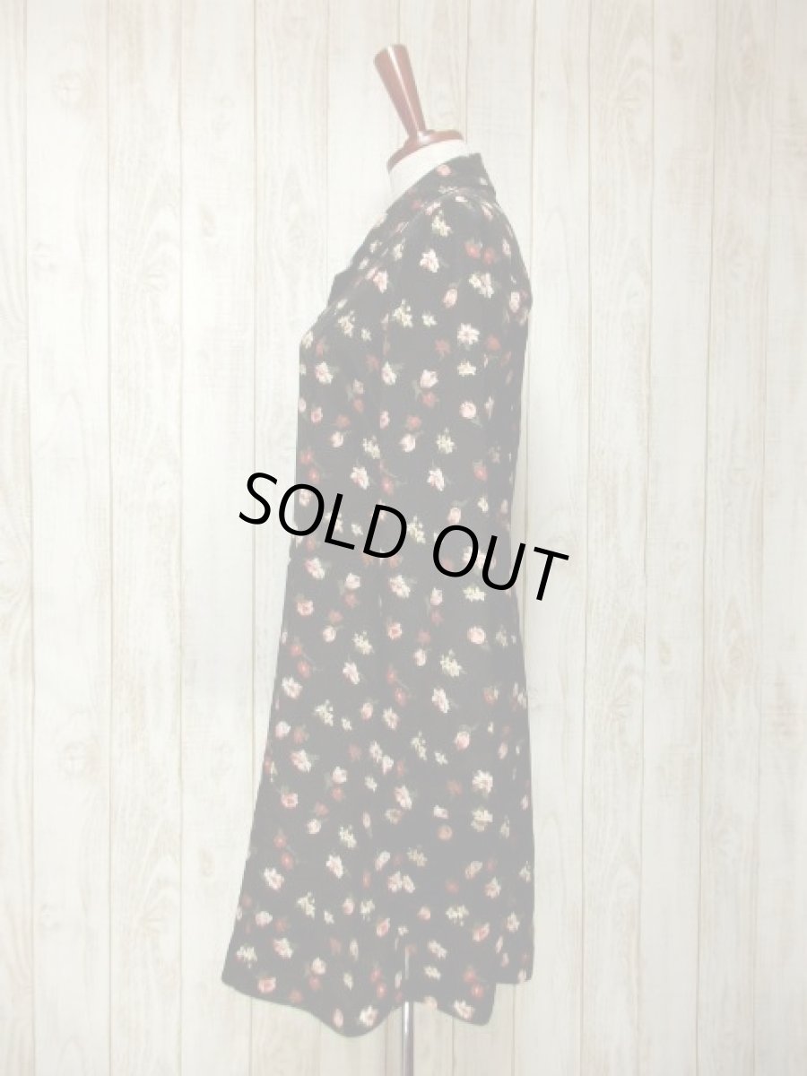 画像7: 70年代 花柄 前開き ブラック 長袖 昭和レトロ 国産古着 レトロシャツワンピース 【6135】  (7)