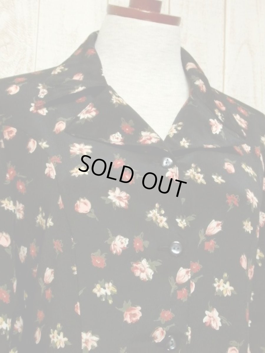 画像3: 70年代 花柄 前開き ブラック 長袖 昭和レトロ 国産古着 レトロシャツワンピース 【6135】  (3)