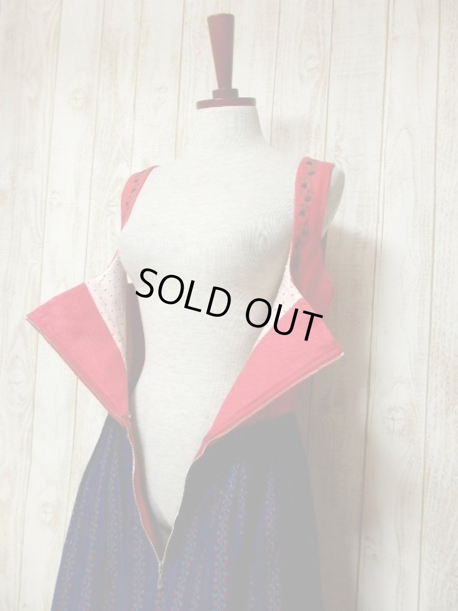 画像10: Navy×Red切り替えしデザイン お花刺繍装飾×フロントジッパー 大人フォークロア ディアンドル チロルワンピース ドイツ民族衣装 舞台 演奏会 フォークダンス オクトーバーフェスト 【6150】 (10)