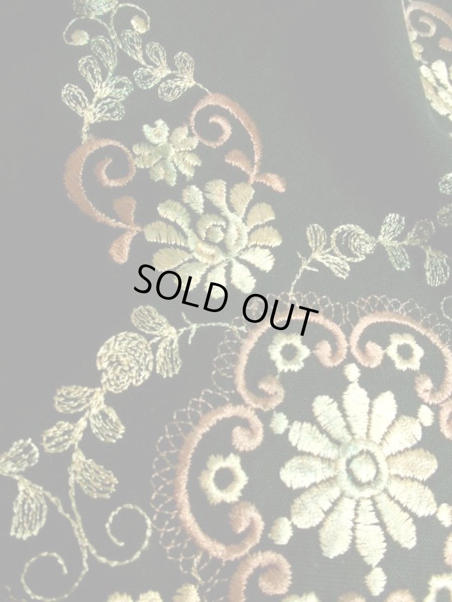 画像15: RoseDirndlAUSBAYERN お花刺繍 グリーン フロントジッパー ノースリーブ クラシカル ディアンドル チロルワンピース ドイツ民族衣装 舞台 演奏会 フォークダンス オクトーバーフェスト 【6153】 (15)