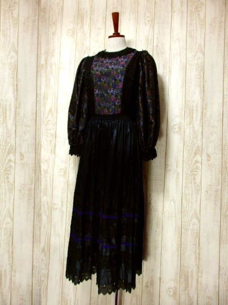 画像1: 花模様織り ブラック オーストリア製 ハートレース バルーン袖 リボンテープ サイドジッパー ガーリー クラシカル ディアンドル チロルワンピース ドイツ民族衣装 舞台 演奏会 フォークダンス オクトーバーフェスト 【6265】