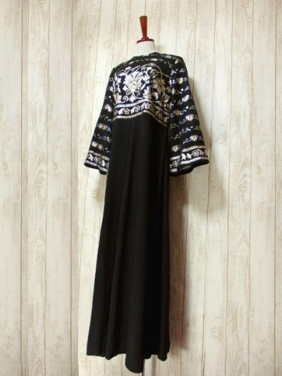画像1: ヨーロッパ古着　贅沢なクラシカル模様織りが素晴らしい!!パーティースタイルにも♪上品大人クラシカルなヨーロピアンヴィンテージドレス　Black