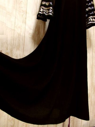 画像2: ヨーロッパ古着　贅沢なクラシカル模様織りが素晴らしい!!パーティースタイルにも♪上品大人クラシカルなヨーロピアンヴィンテージドレス　Black