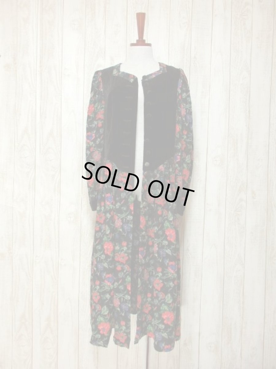 画像11: ベロア 花柄 ブラック 長袖 クラシカル ディアンドル チロルワンピース ドイツ民族衣装 舞台 演奏会 フォークダンス オクトーバーフェスト 【6299】 (11)