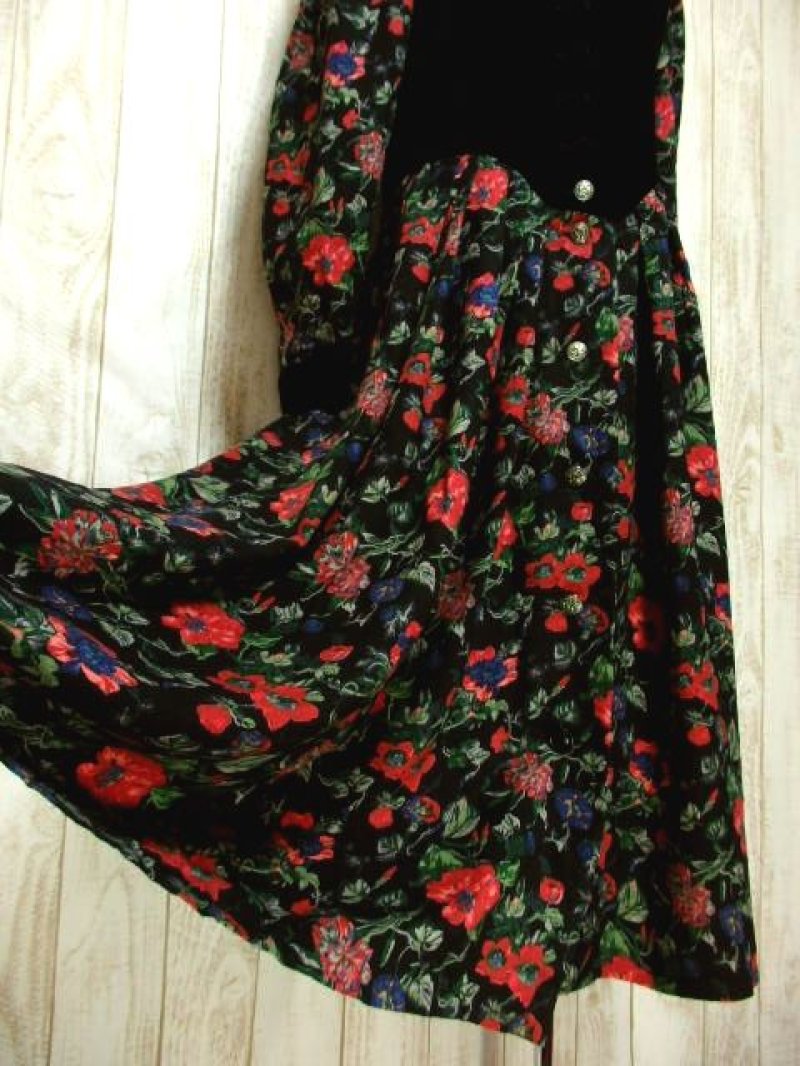 画像2: ベロア 花柄 ブラック 長袖 クラシカル ディアンドル チロルワンピース ドイツ民族衣装 舞台 演奏会 フォークダンス オクトーバーフェスト 【6299】