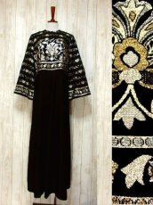 画像1: ヨーロッパ古着　贅沢なクラシカル模様織りが素晴らしい!!パーティースタイルにも♪上品大人クラシカルなヨーロピアンヴィンテージドレス　Black (1)