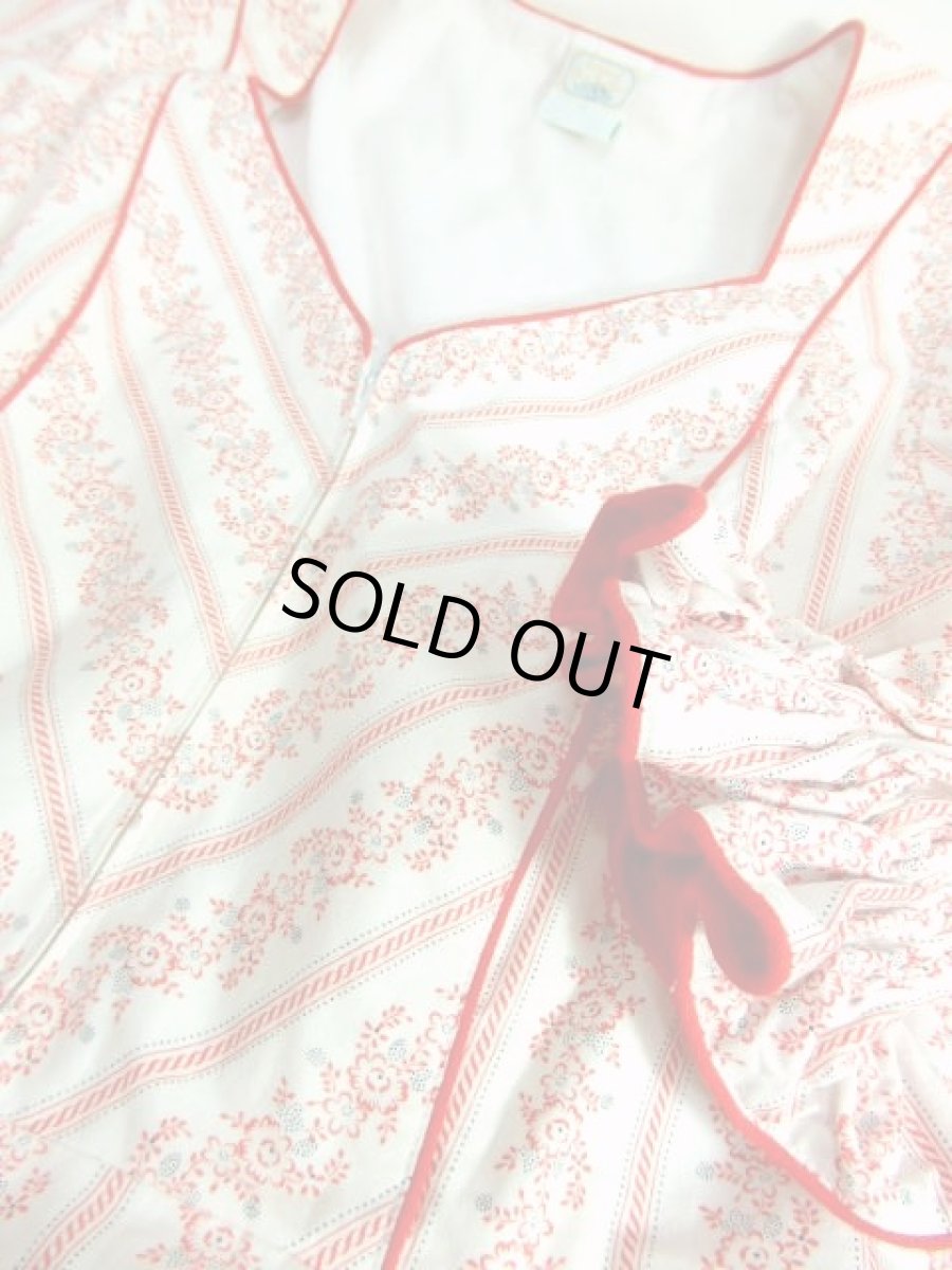 画像13: White×Red×Black 可愛らしいFlowerプリント パフスリーブ×フロントジッパーデザイン 大人レトロガーリー ディアンドル チロルワンピース ドイツ民族衣装 舞台 演奏会 フォークダンス オクトーバーフェスト 【6459】 (13)