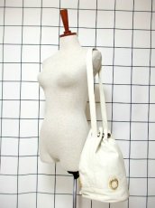 画像2: 巾着型 レザー ホワイト 大振りパーツ レディース ヴィンテージ ショルダー 鞄 バッグ【6503】 (2)