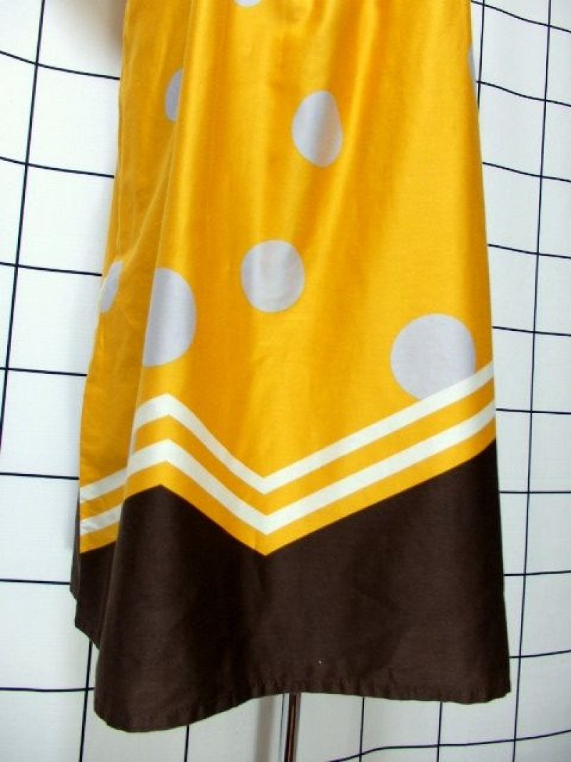 画像2: ドット柄 イエロー ブラウン レトロモダン 半袖 ふんわり 昭和レトロ 国産古着 レトロワンピース【6541】