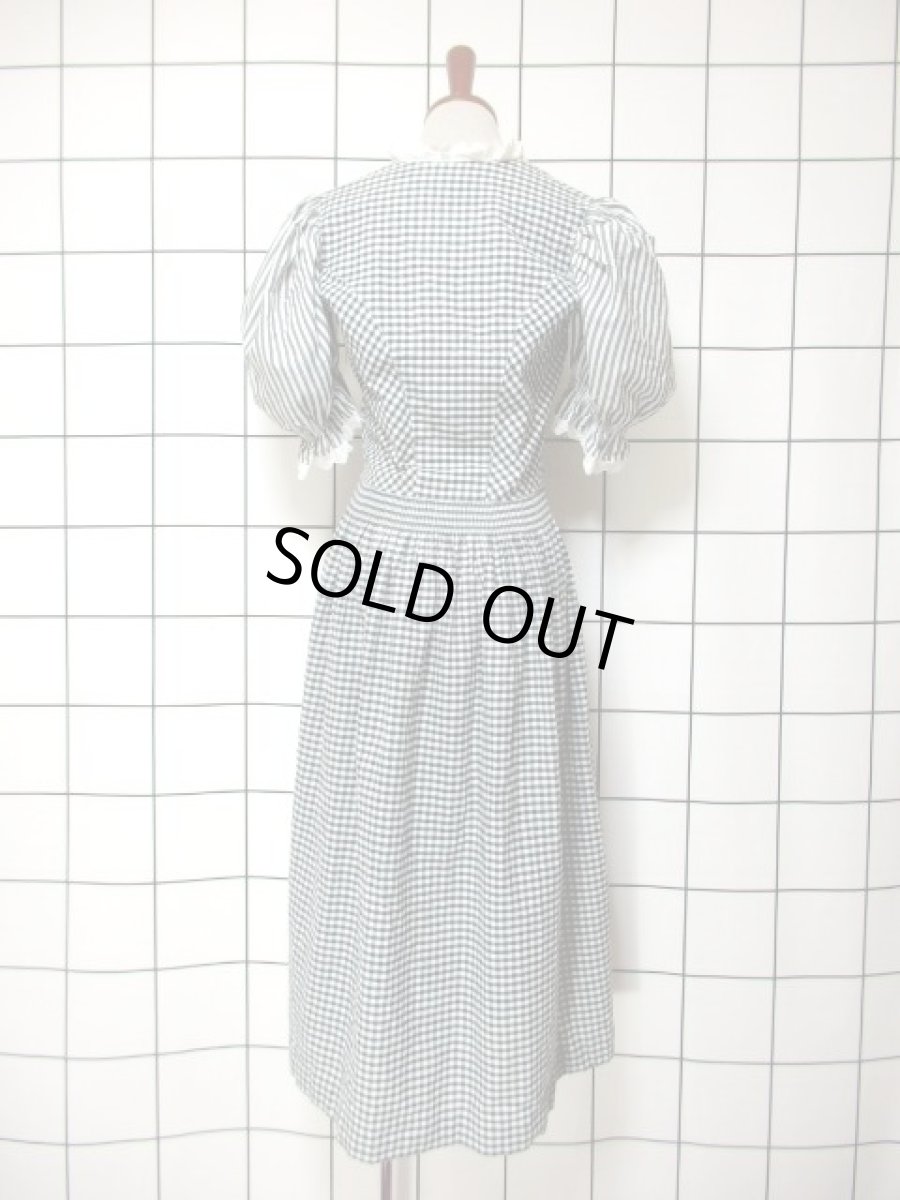 画像5: ギンガムチェック ストライプ ブラック ホワイト グレー 西ドイツ製 パフスリーブ袖 ガーリー クラシカル ディアンドル チロルワンピース ドイツ民族衣装 舞台 演奏会 フォークダンス オクトーバーフェスト 【6574】 (5)