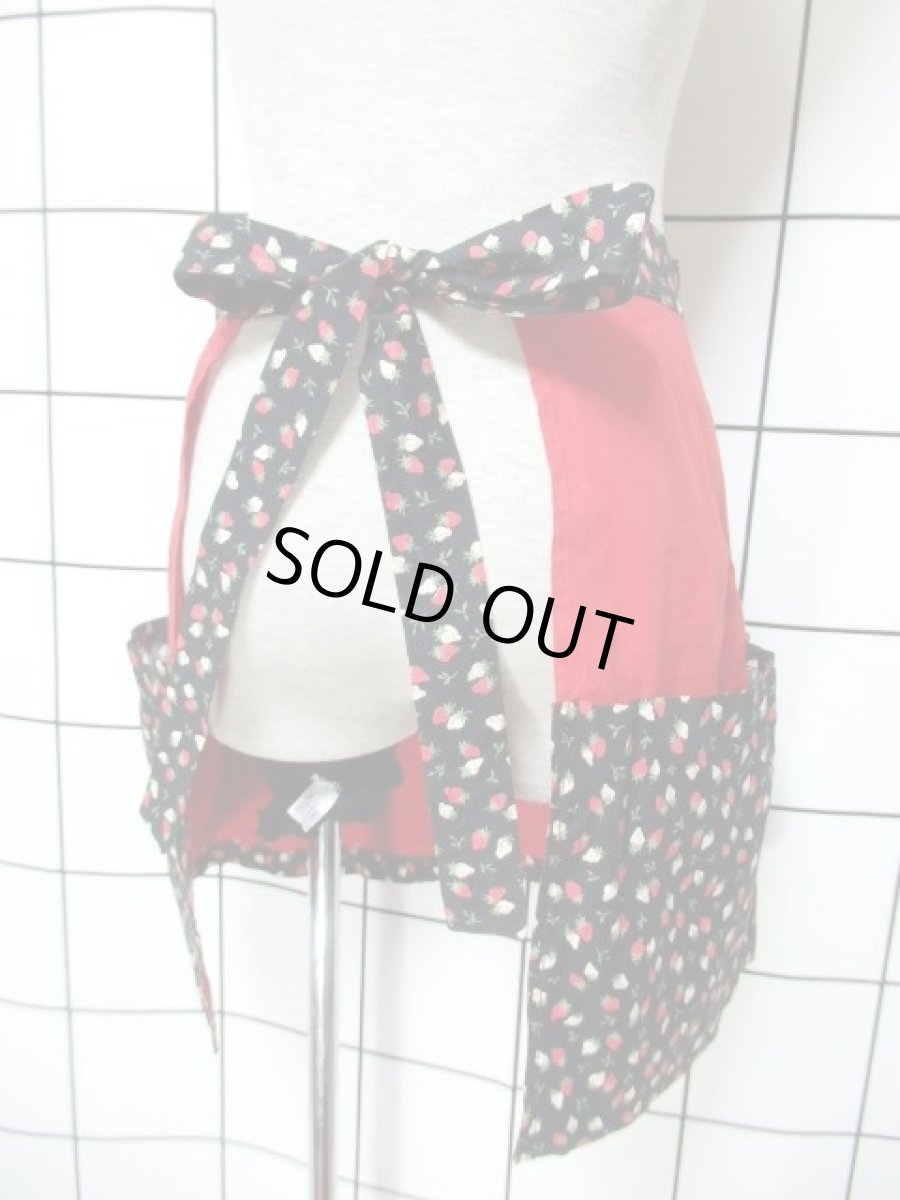 画像4: ヨーロッパ古着　イチゴ柄がとっても可愛い!!ポケット4つで機能性抜群★　ヨーロピアンエプロン (4)