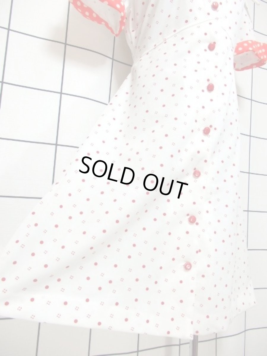 画像4: ドット柄 ダブル襟 ホワイト レッド オレンジ ポップ 前開き 半袖 レトロ USA古着 ヴィンテージシャツワンピース【6585】 (4)