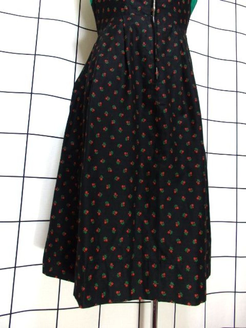 画像2: 小花柄 ブラック グリーン 切り替えし フロントジッパー ノースリーブ ディアンドル チロルワンピース ドイツ民族衣装 舞台 演奏会 フォークダンス オクトーバーフェスト 【6652】