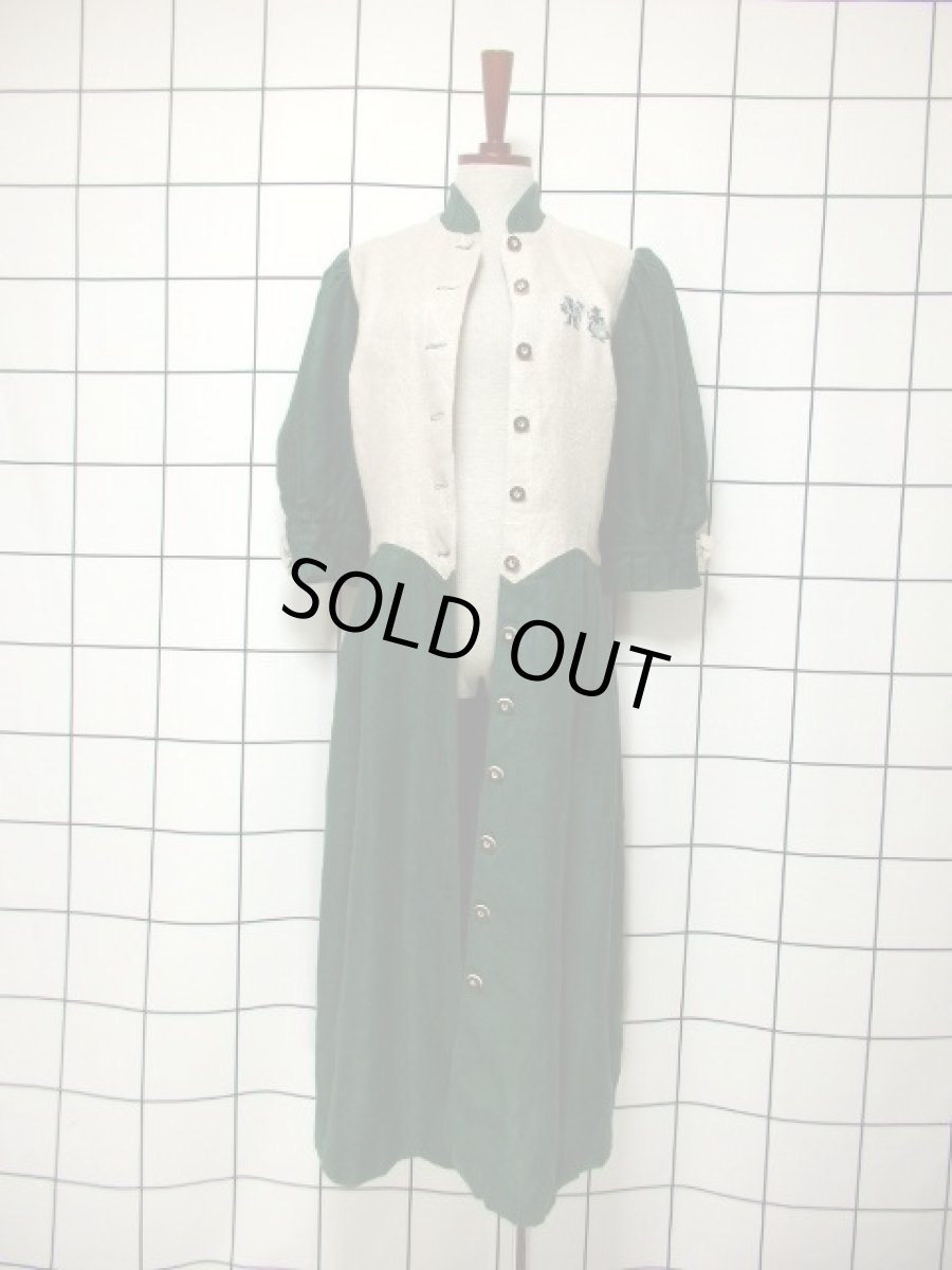 画像13: ディアンドル チロルワンピース ドイツ製 リネン 刺繍パッチ ベージュ グリーン 前開き 袖先リボン ヨーロッパ古着 ドイツ民族衣装 仮装 舞台 演劇 演奏会 ドレス フォークダンス オクトーバーフェスト【6680】 (13)