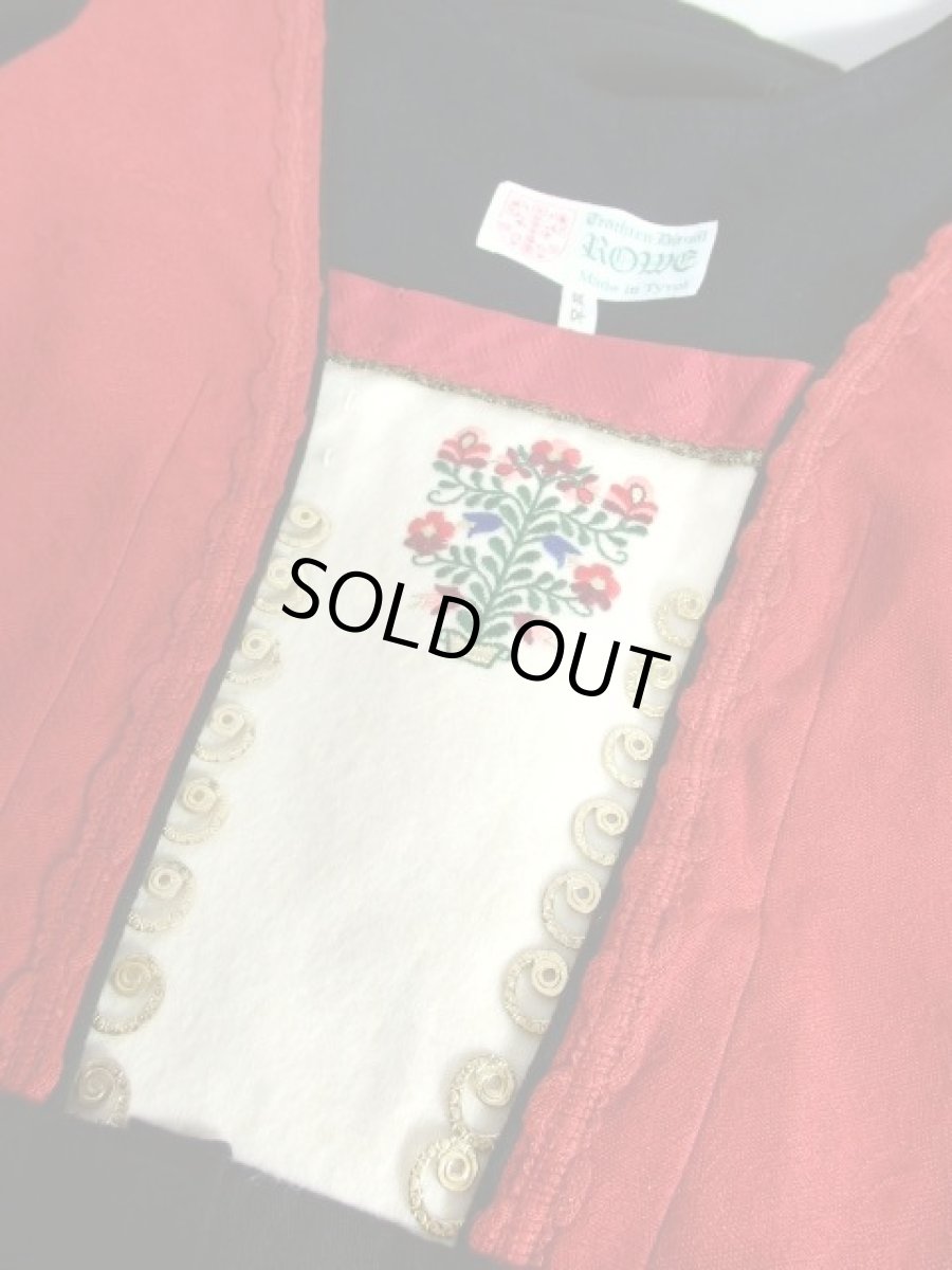 画像13: 刺繍 花織り レッド オフホワイト ブラック 重厚感 主役級 ノースリーブ ディアンドル チロルドレス ドイツ民族衣装 舞台 演奏会 フォークダンス オクトーバーフェスト 【Y6681】 (13)