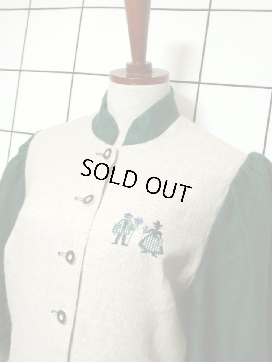 画像8: ディアンドル チロルワンピース ドイツ製 リネン 刺繍パッチ ベージュ グリーン 前開き 袖先リボン ヨーロッパ古着 ドイツ民族衣装 仮装 舞台 演劇 演奏会 ドレス フォークダンス オクトーバーフェスト【6680】 (8)