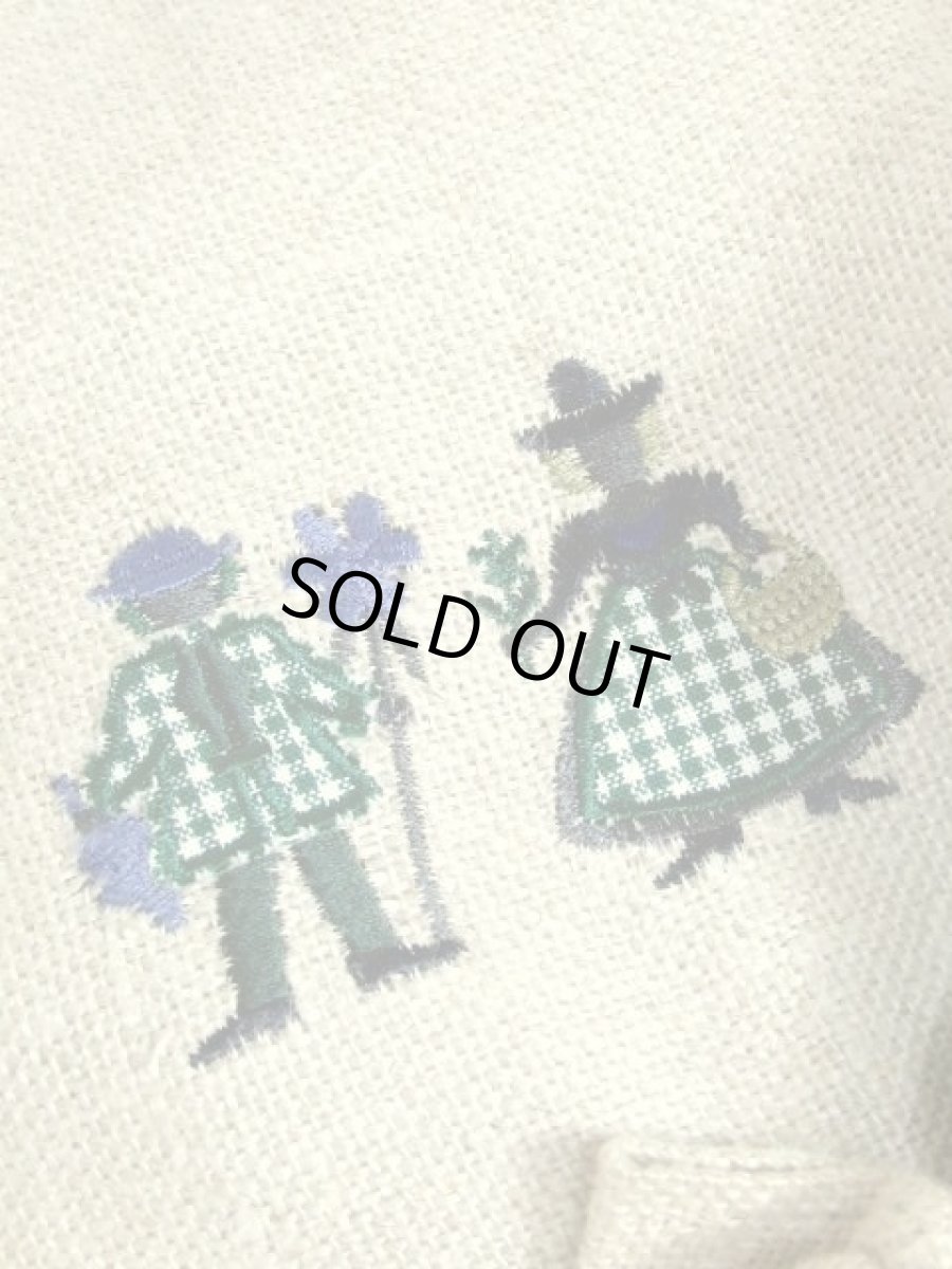 画像16: ディアンドル チロルワンピース ドイツ製 リネン 刺繍パッチ ベージュ グリーン 前開き 袖先リボン ヨーロッパ古着 ドイツ民族衣装 仮装 舞台 演劇 演奏会 ドレス フォークダンス オクトーバーフェスト【6680】 (16)