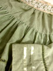 画像10: 花刺繍 グリーン リボンテープ コットン レトロ ヨーロッパ古着 ヴィンテージサーキュラースカート【6731】 (10)