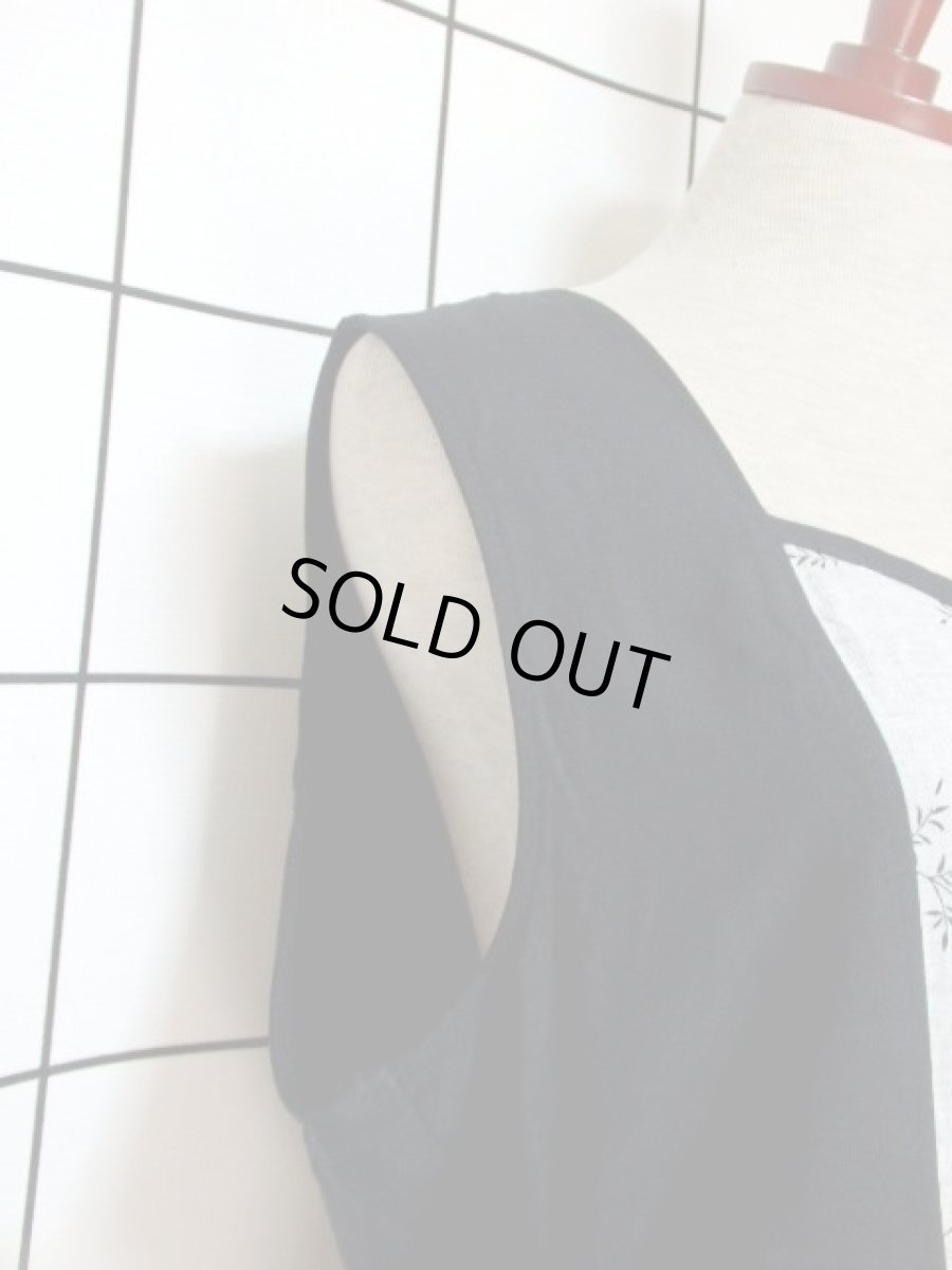 画像11: リネン ブラック グレー モノトーン 切り替えし 花柄 ノースリーブ ディアンドル チロルワンピース ドイツ民族衣装 舞台 演奏会 フォークダンス オクトーバーフェスト 【6739】 (11)