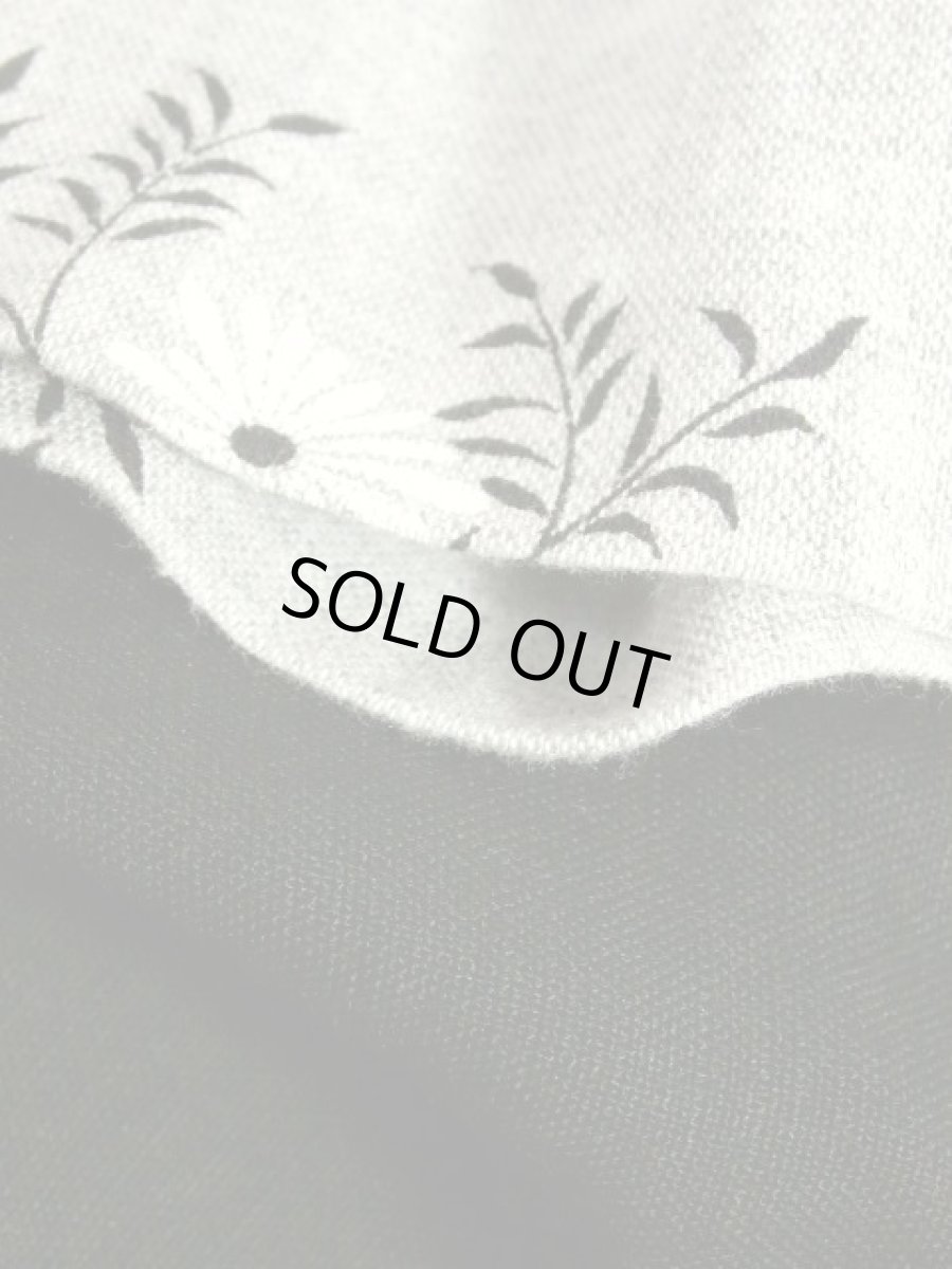 画像16: リネン ブラック グレー モノトーン 切り替えし 花柄 ノースリーブ ディアンドル チロルワンピース ドイツ民族衣装 舞台 演奏会 フォークダンス オクトーバーフェスト 【6739】 (16)