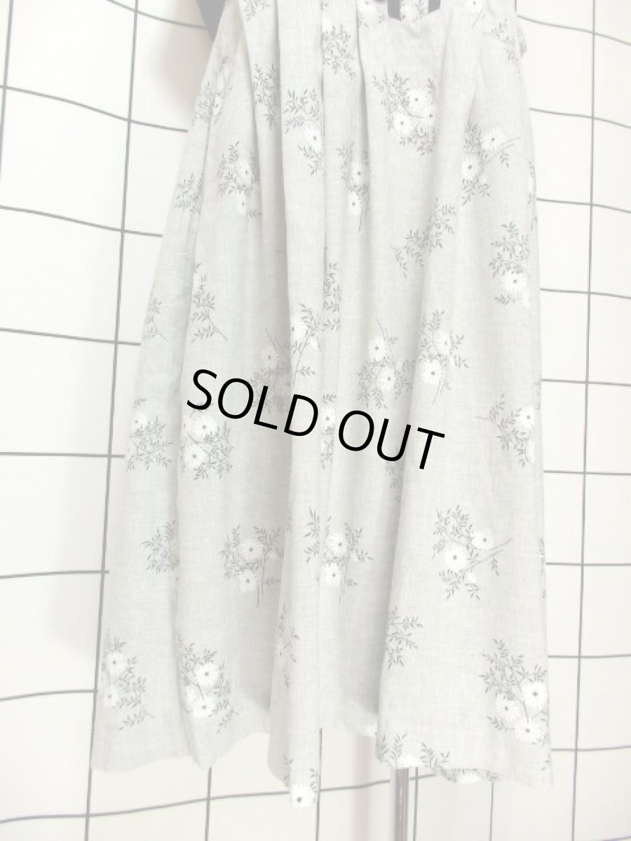 画像13: リネン ブラック グレー モノトーン 切り替えし 花柄 ノースリーブ ディアンドル チロルワンピース ドイツ民族衣装 舞台 演奏会 フォークダンス オクトーバーフェスト 【6739】 (13)