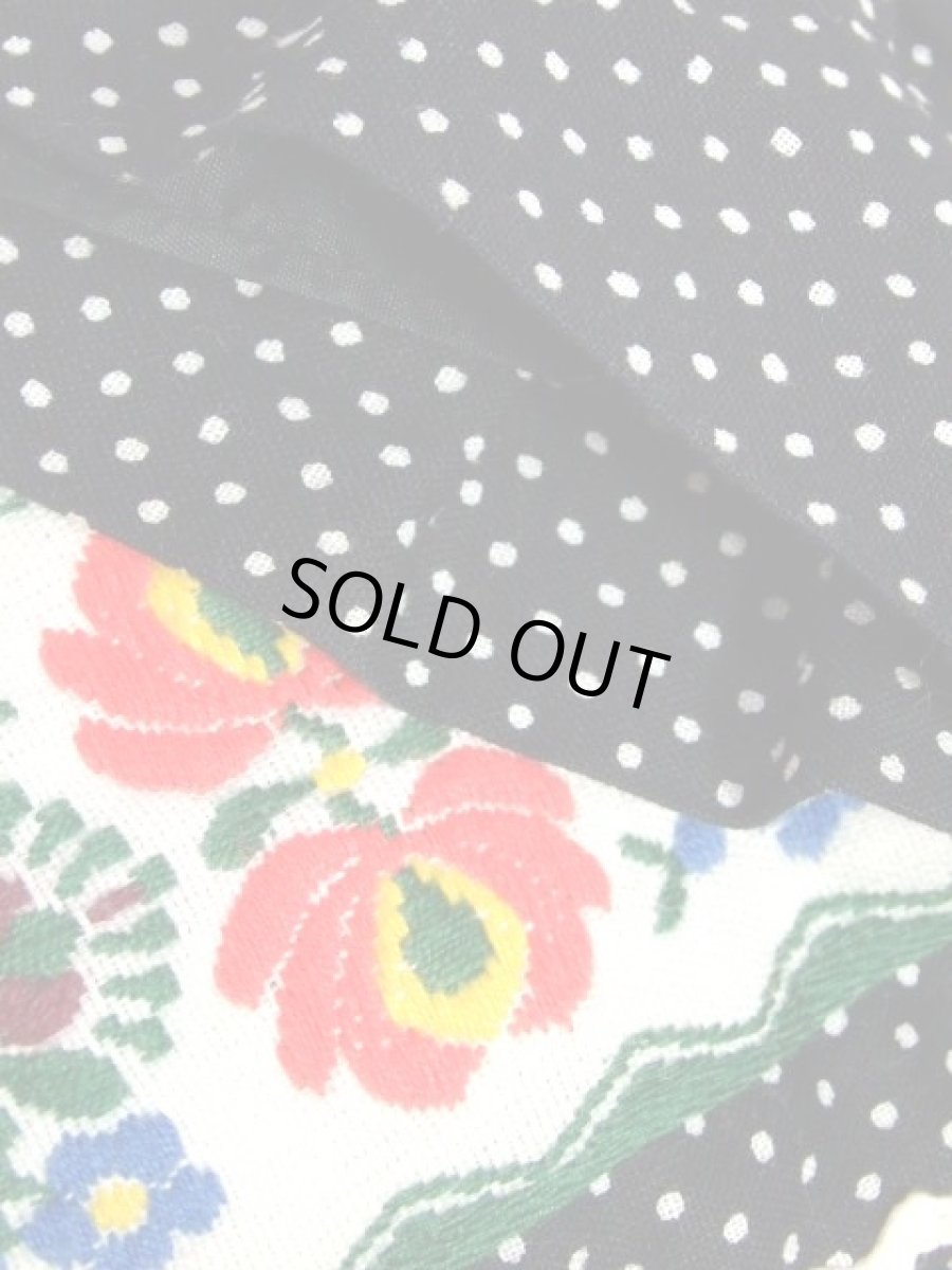 画像15: チロリアン調 ドット 花刺繍 チロルテープ フリル ブラック ホワイト クラシカル ノースリーブ レトロ ガーリー ヨーロッパ古着 ヴィンテージドレス (15)