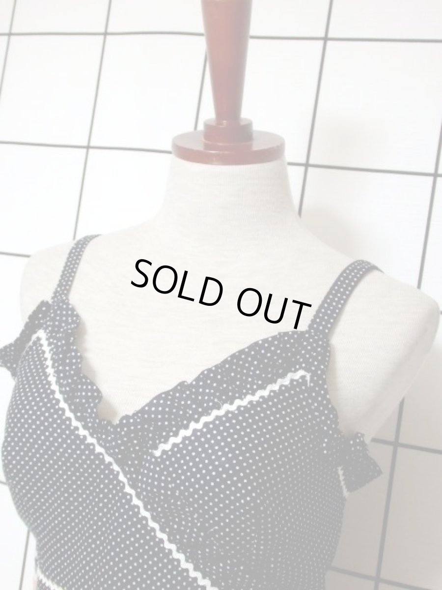 画像8: チロリアン調 ドット 花刺繍 チロルテープ フリル ブラック ホワイト クラシカル ノースリーブ レトロ ガーリー ヨーロッパ古着 ヴィンテージドレス (8)