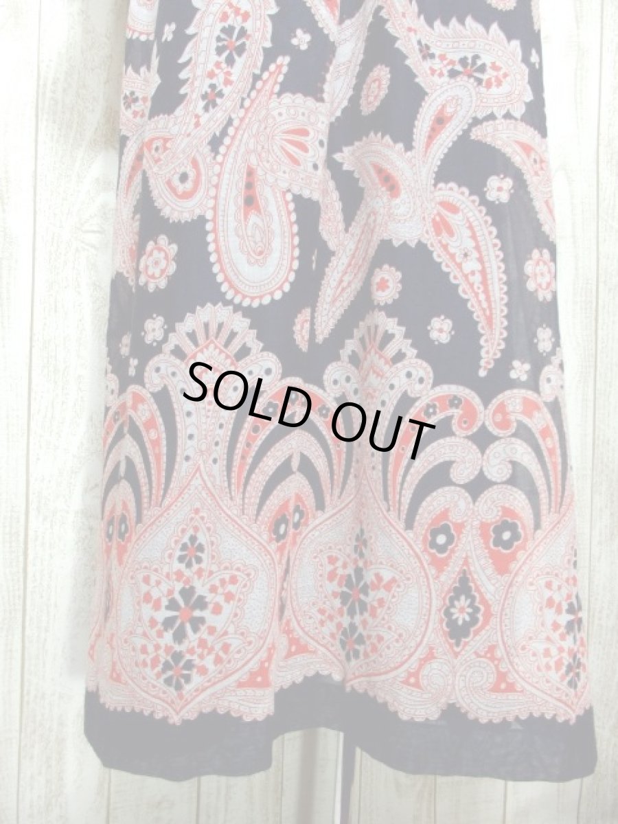 画像10: ペイズリーモチーフ 首元リボンタイ レッド ネイビー 長袖 レトロ ヨーロッパ古着 ヴィンテージマキシ丈ドレス 【4944】  (10)