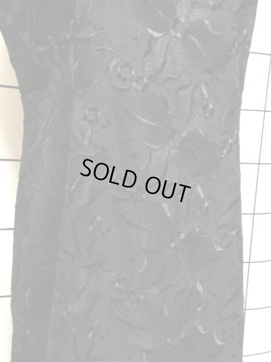 画像10: 花模様刺繍 ブラック 黒 70年代 レトロ 結婚式 パーティー  フォーマル クラシカル ノースリーブ 昭和レトロ  国産古着 ヴィンテージドレス (10)