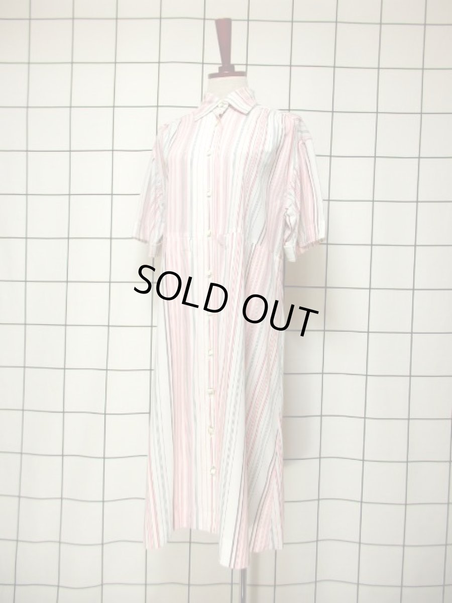 画像2: ストライプ ホワイト 前開き 70's 半袖 昭和レトロ 国産古着 レトロシャツワンピース【3589】 (2)