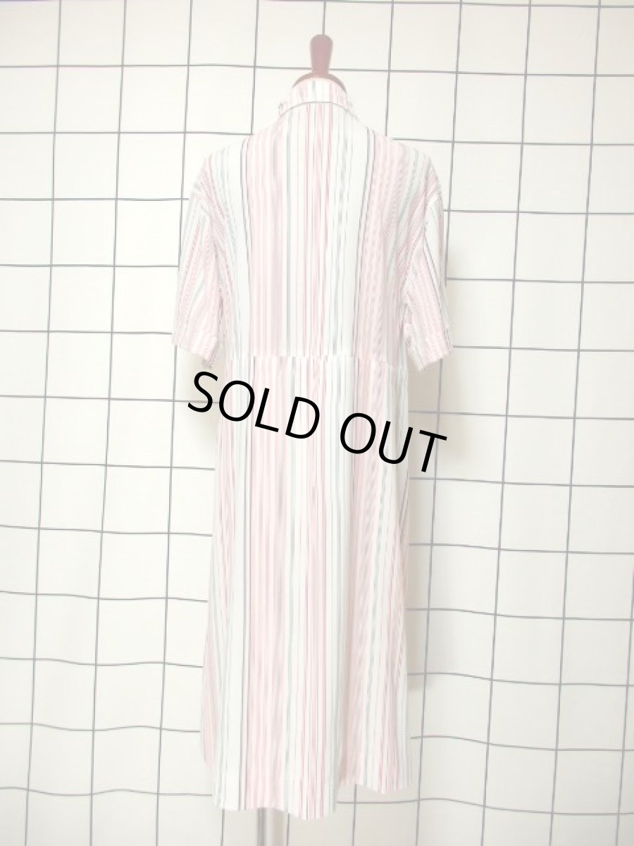 画像5: ストライプ ホワイト 前開き 70's 半袖 昭和レトロ 国産古着 レトロシャツワンピース【3589】 (5)