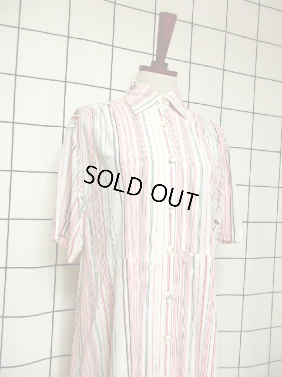 画像7: ストライプ ホワイト 前開き 70's 半袖 昭和レトロ 国産古着 レトロシャツワンピース【3589】 (7)
