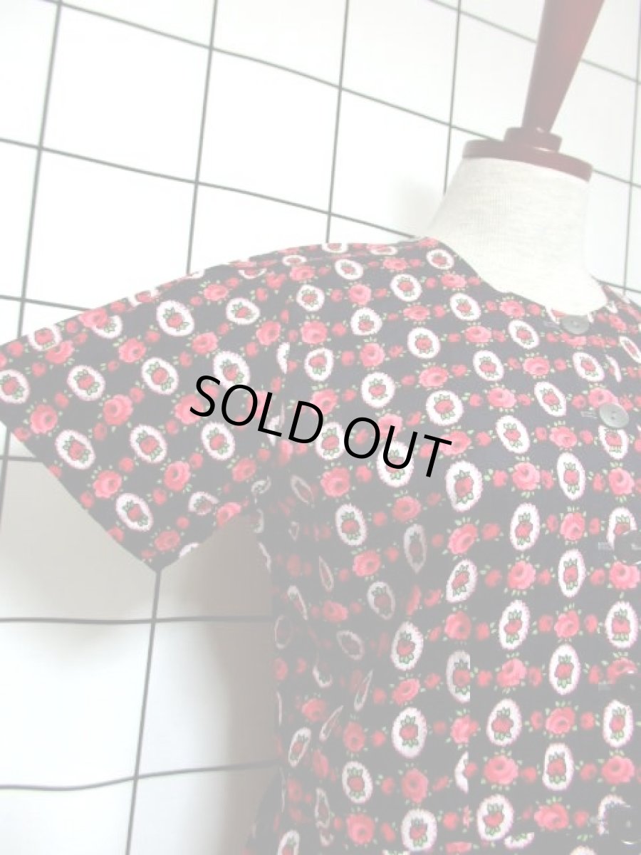 画像4: 70's 花柄 ブラック 半袖 レトロ ガーリー ヨーロッパ古着 ヴィンテージドレス【5961】 (4)